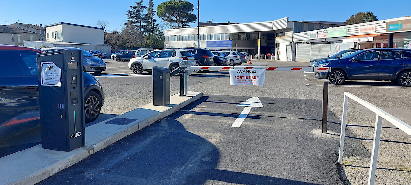 Entry lane with HUB ticketless system Carcassonne, France