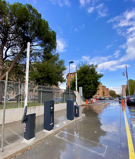 Carril de salida del aparcamiento del museo Maxxi