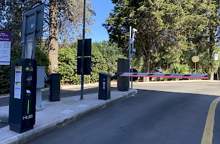 lane entry with LPR camera technology and slim station