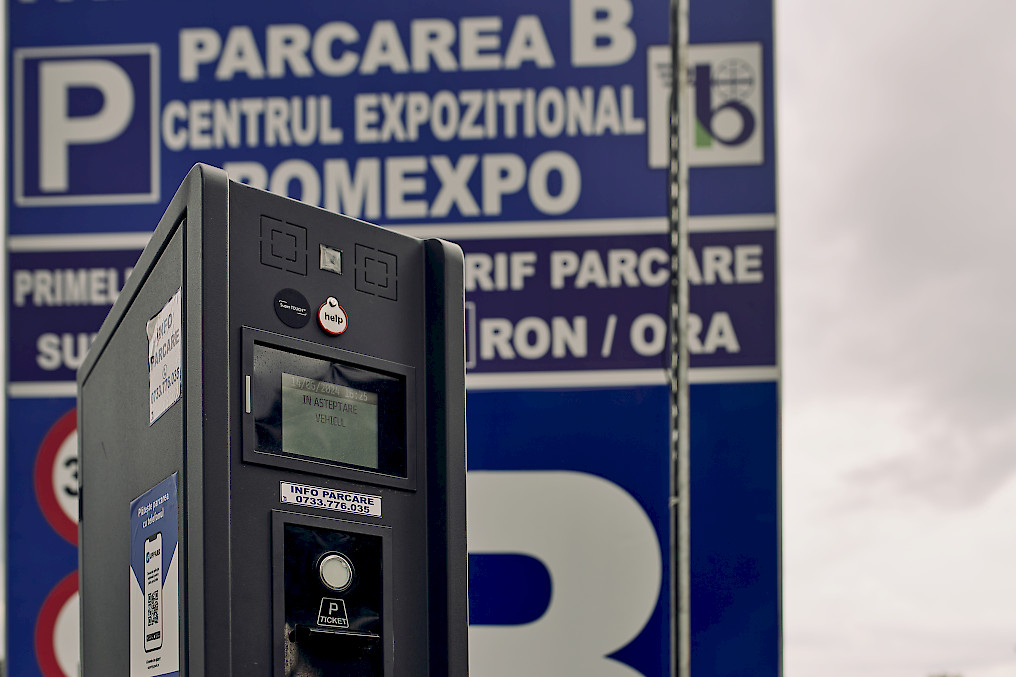 Intercom in the entry lane at the entrance of Romexpo parking.