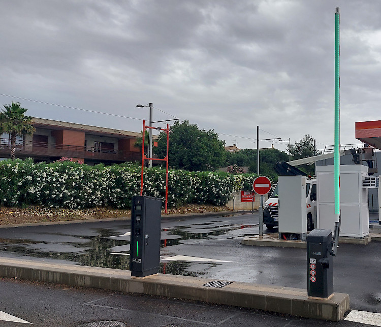 voie d'entrée avec barrière sans ticket Franprix à Sainte-Maxime