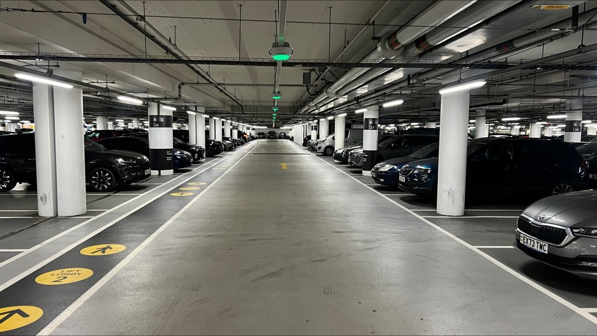 Système de guidage du parking HUB dans le centre commercial Westfiel, Royaume-Uni